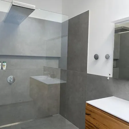 Apartment Moderne Ferienwohnung Stephanskirchen